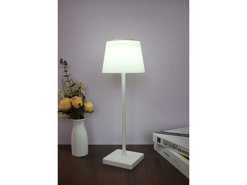 Lampada ricaricabile tramite USB JEANNE