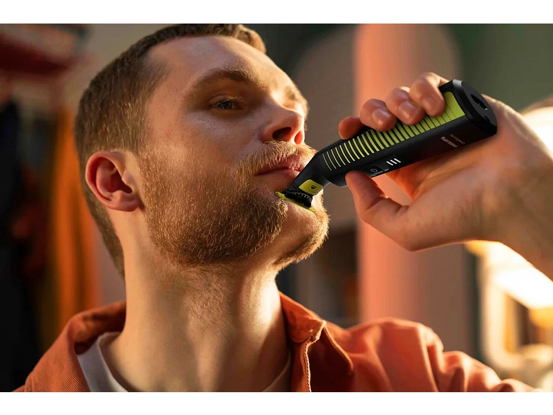 PHILIPS Bart-Schneidemaschine